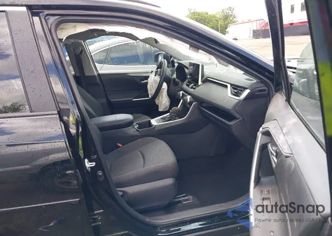 2024 Toyota Rav4 Hybrid Xle z USA, uszkodzony, nr VIN 4T3RWRFV0RU136070